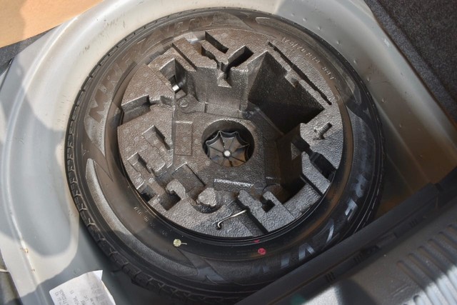 Second-hand 2015 Volkswagen Polo 1.2 MPI Highline for sale in Gurgaon-16