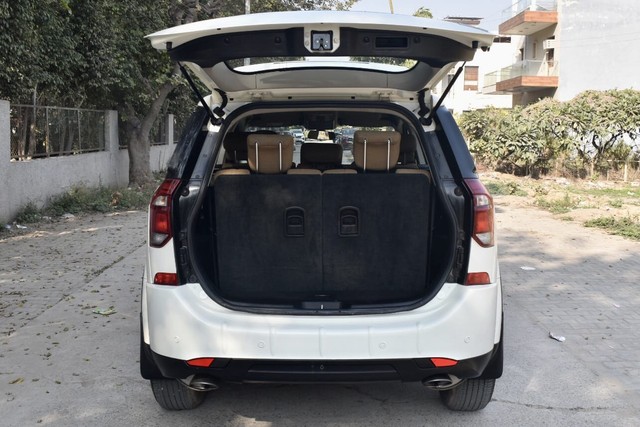 Second-hand 2019 Mahindra XUV500 W7 BSIV for sale in Gurgaon-14