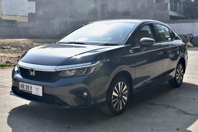 Second-hand 2025 Honda City V CVT for sale in Gurgaon-2