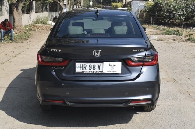 Second-hand 2025 Honda City V CVT for sale in Gurgaon-5