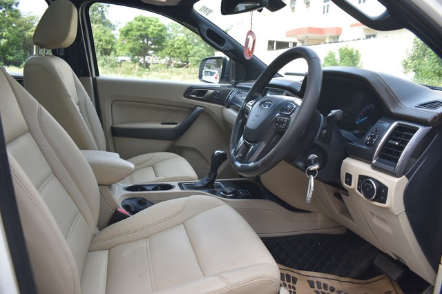 Second-hand 2016 Ford Endeavour 3.2 Titanium AT 4X4 for sale in Gurgaon-10