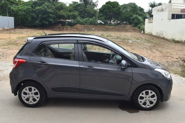 Hyundai Grand i10 Sportz Second-hand 2015 Hyundai Grand i10 Sportz for sale in Gurgaon-3
