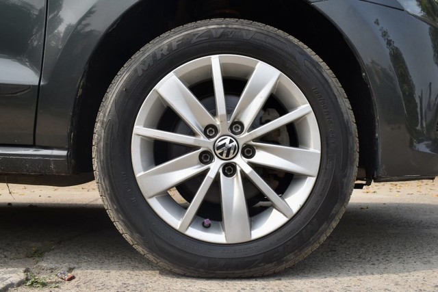 Second-hand 2015 Volkswagen Polo 1.2 MPI Highline for sale in Gurgaon-14