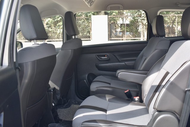 Second-hand 2022 Maruti Suzuki XL6 Zeta AT for sale in Gurgaon-14