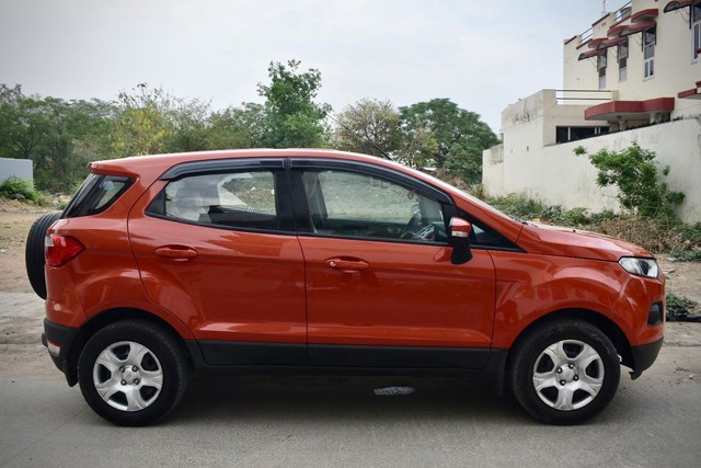 Second-hand 2015 Ford Ecosport 1.5 Ti VCT MT Trend BSIV for sale in Gurgaon-3