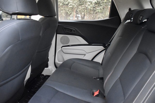 Second-hand 2020 Mahindra XUV300 W6 AMT Diesel BSIV for sale in Gurgaon-11