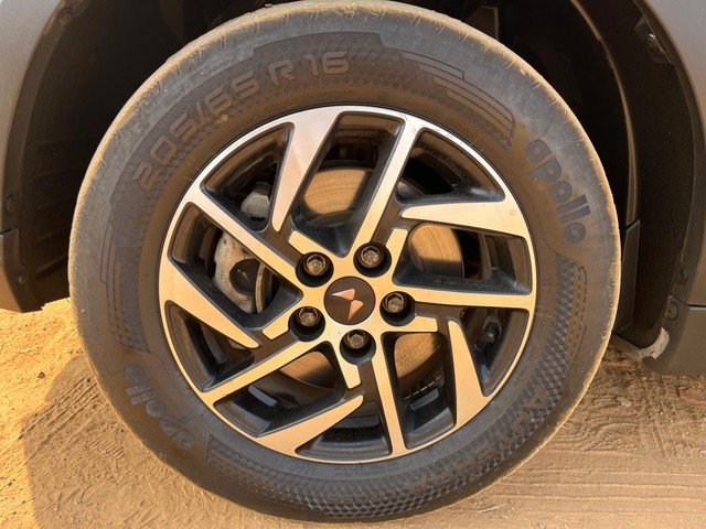 Mahindra XUV400 EV EL Fast Charger - Photo 9