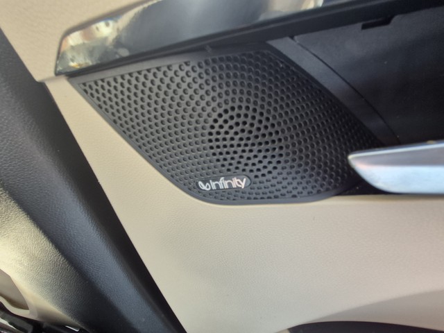 Second-hand 2021 MG Hector Hybrid Sharp MT for sale in Bangalore-5