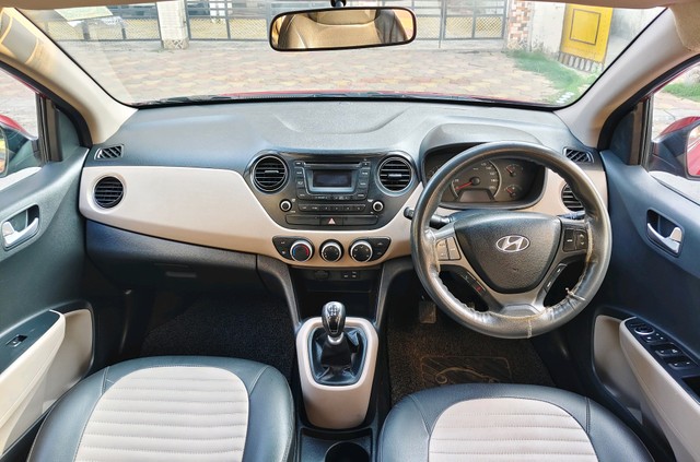 Second-hand 2015 Hyundai Grand i10 CRDi Sportz for sale in Kolkata-9