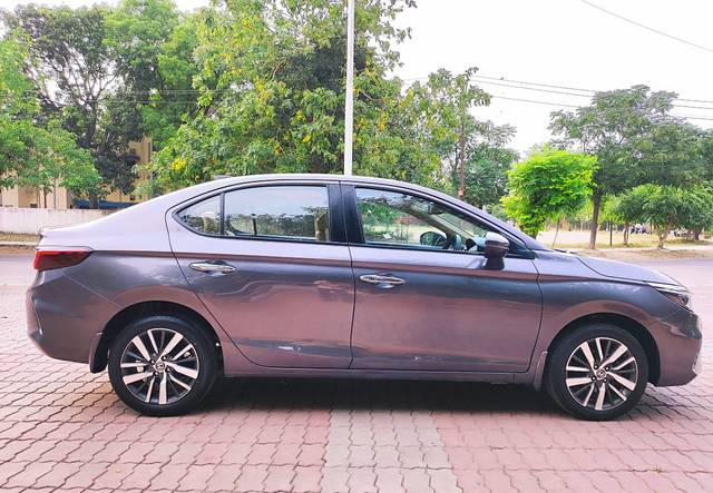 https://images10.gaadi.com/usedcar_image/SKQ1.210908.001/original/38c01cc9-020e-458f-9646-bf133a3a223e.jpg?imwidth=6401