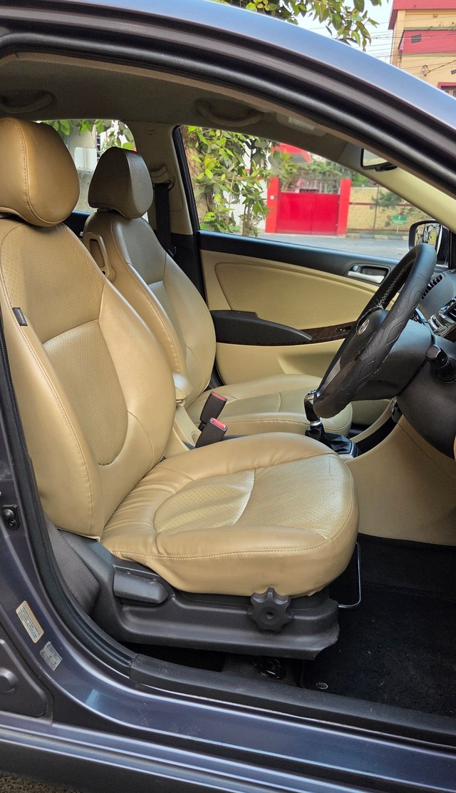 Second-hand 2015 Hyundai Verna 1.6 CRDi SX Opt for sale in Kolkata-19