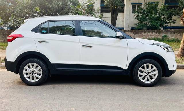 https://images10.gaadi.com/usedcar_image/SKQ1.210908.001/original/9de706ef-eba6-4028-adb7-b92c87e9fdfd.jpg?imwidth=6401
