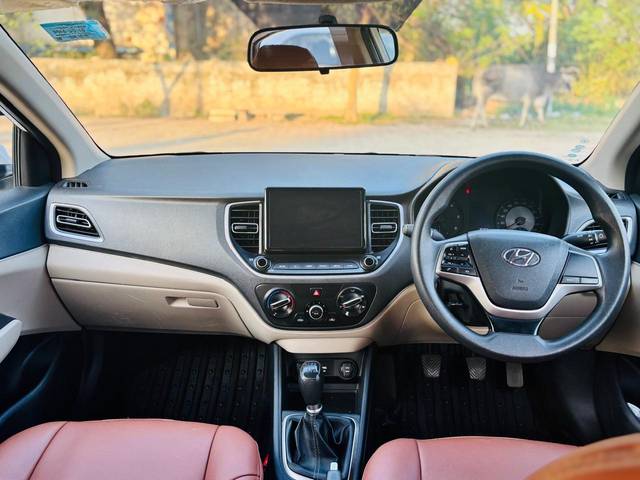 https://images10.gaadi.com/usedcar_image/SKQ1.210908.001/original/ccada941-3143-465a-9382-47d956ba760b.jpg?imwidth=6400