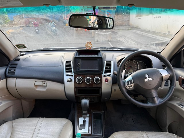 Second-hand 2015 Mitsubishi Pajero Sport 4X2 AT for sale in Bangalore-10