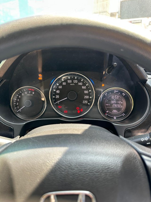 Second-hand 2018 Honda City i-VTEC V for sale in Chennai-7