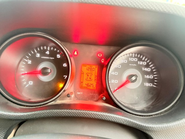 Second-hand 2017 Mahindra TUV 300 T6 for sale in Gorakhpur-4