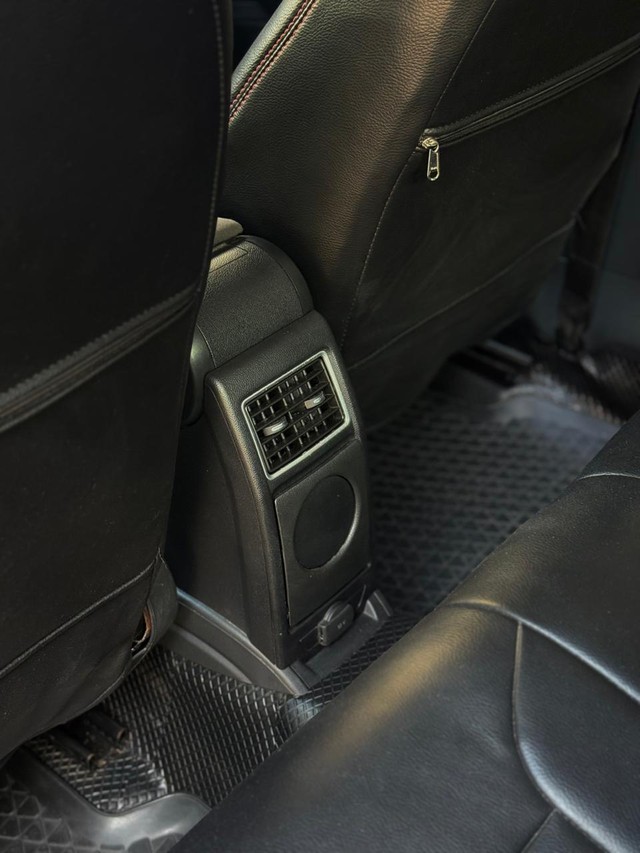 Second-hand 2020 Volkswagen Polo 1.0 MPI Highline Plus BSIV for sale in Chennai-5