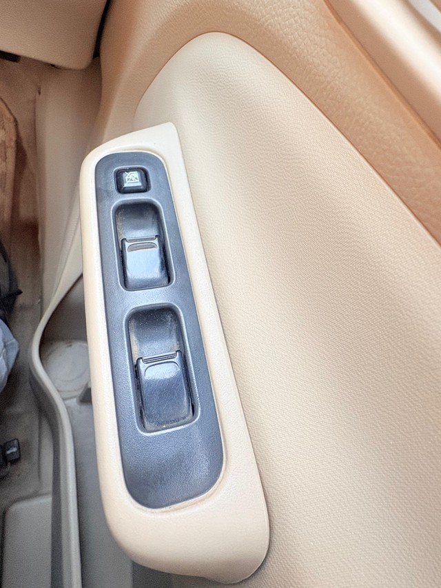 Second-hand 2013 Maruti Ertiga LXI CNG for sale in Gorakhpur-11