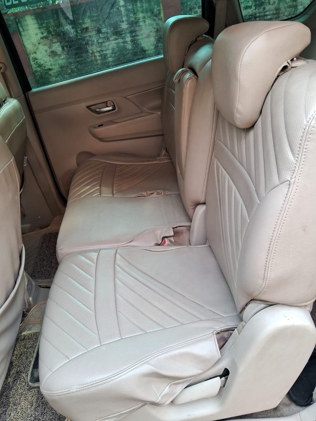 Second-hand 2019 Maruti Ertiga ZDI Plus for sale in Lucknow-5