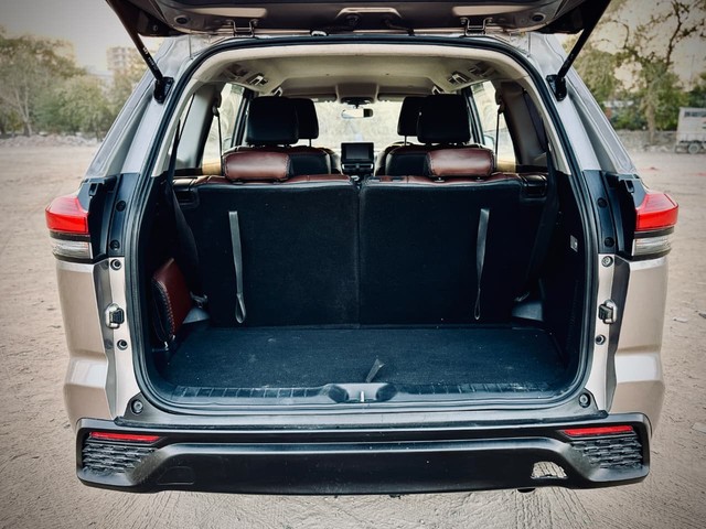 Second-hand 2025 Toyota Innova Hycross GX 7STR for sale in New Delhi-6