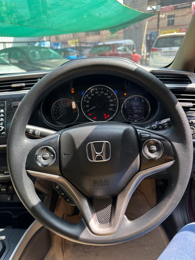 Second-hand 2018 Honda City i-VTEC V for sale in Chennai-3
