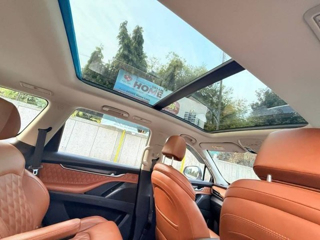 Second-hand 2021 MG Gloster Savvy 6-Str for sale in New Delhi-7