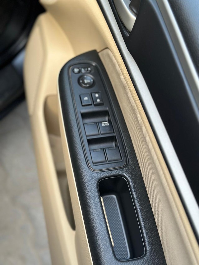 Second-hand 2021 Honda Amaze S Petrol for sale in Chennai-5