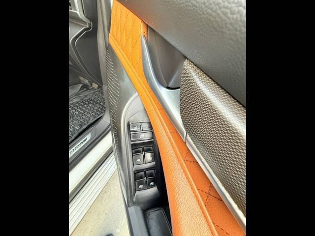 Second-hand 2021 MG Gloster Savvy 6-Str for sale in New Delhi-6