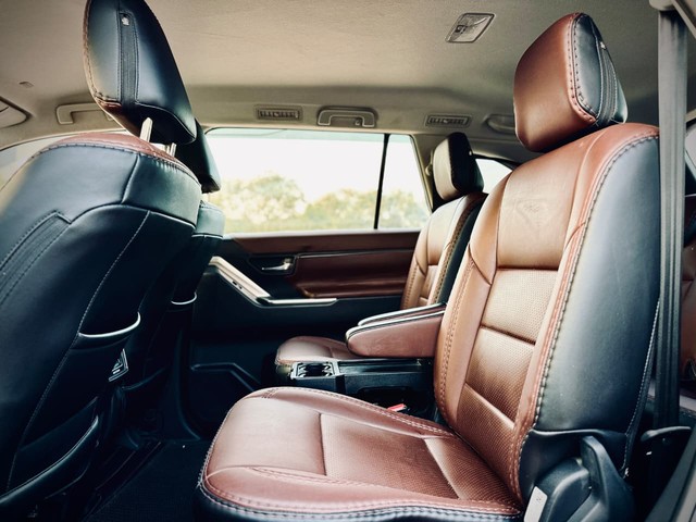 Second-hand 2025 Toyota Innova Hycross GX 7STR for sale in New Delhi-7