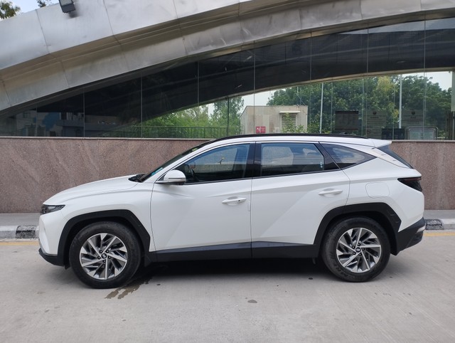 Second-hand 2023 Hyundai Tucson Signature Diesel AT for sale in New Delhi-3
