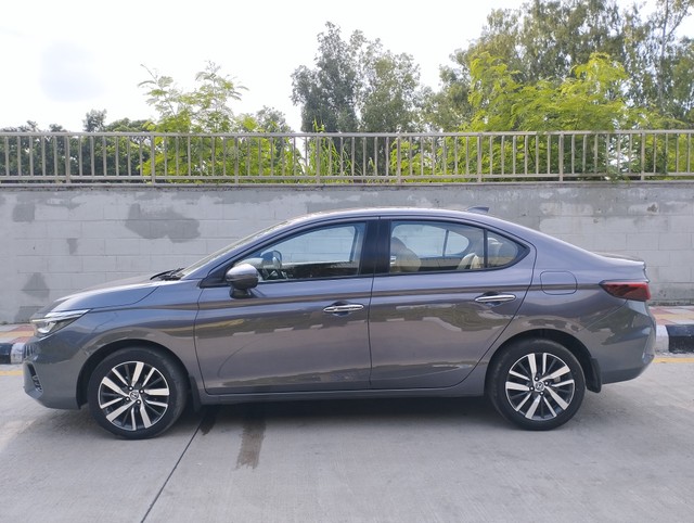 Second-hand 2021 Honda City ZX CVT for sale in New Delhi-3
