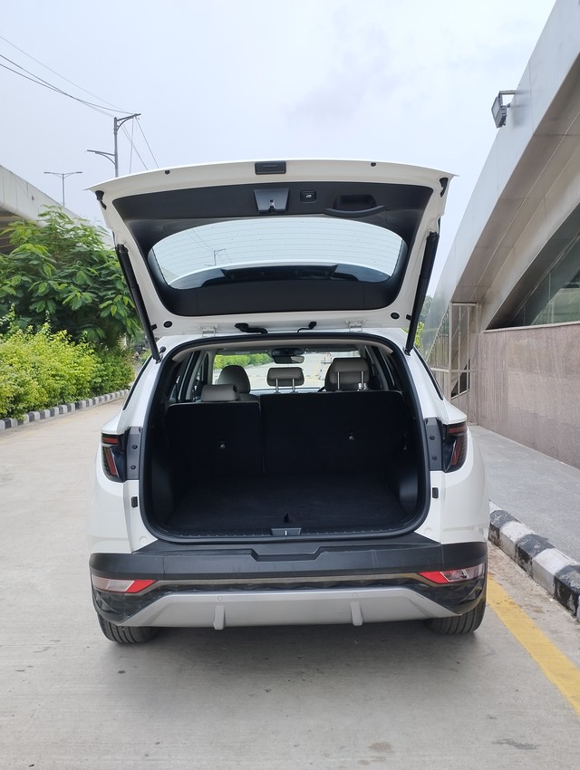 Second-hand 2023 Hyundai Tucson Signature Diesel AT for sale in New Delhi-18