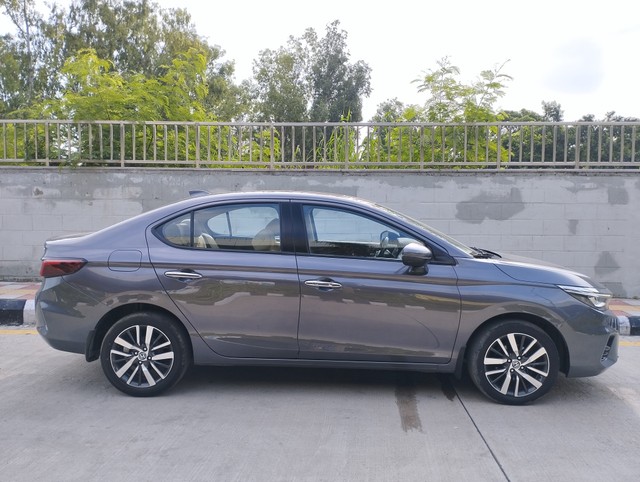 Second-hand 2021 Honda City ZX CVT for sale in New Delhi-1