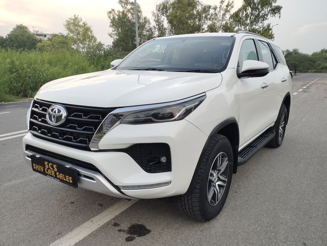Toyota Fortuner 4X2 Diesel AT Second-hand 2023 Toyota Fortuner 4X2 Diesel AT for sale in New Delhi
