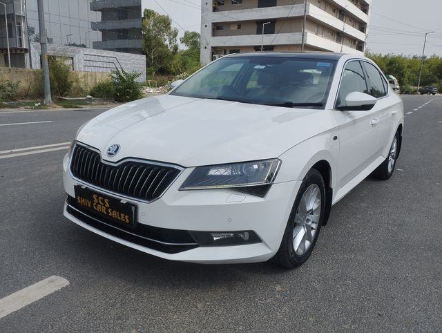 Skoda Superb LK 1.8 TSI AT Second-hand 2017 Skoda Superb LK 1.8 TSI AT for sale in New Delhi