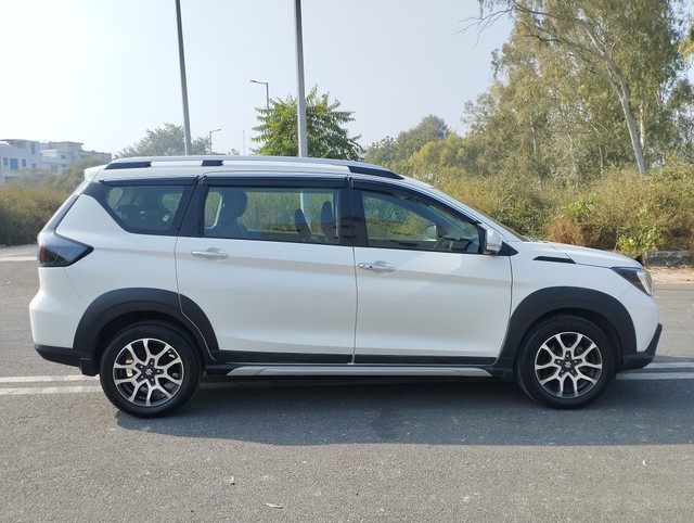 Second-hand 2024 Maruti Suzuki XL6 Alpha Plus AT for sale in New Delhi-1