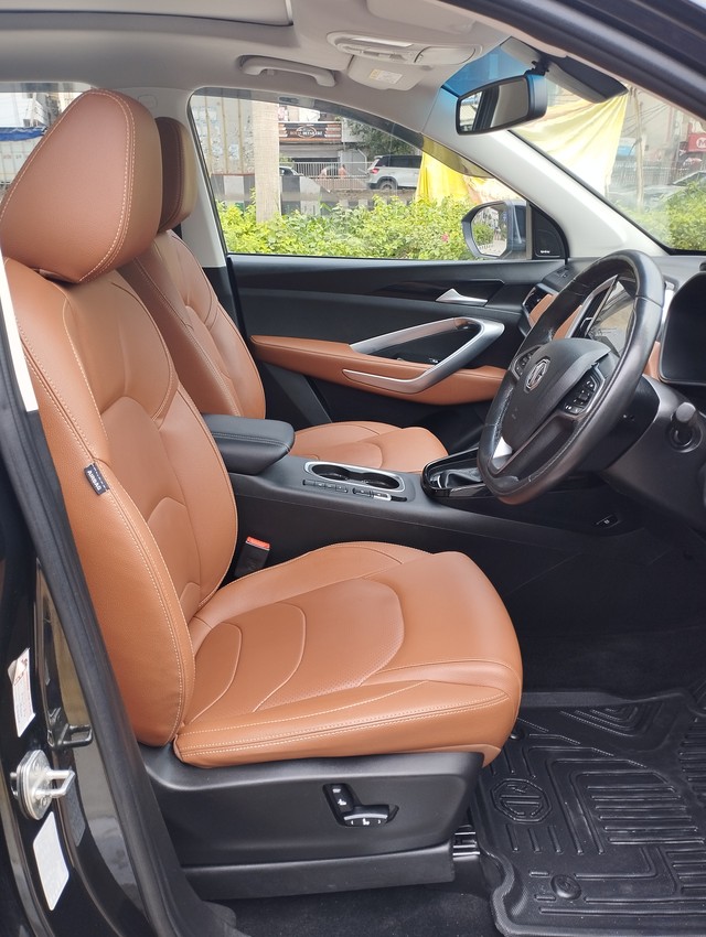 Second-hand 2023 MG Hector Plus Sharp CVT for sale in New Delhi-12