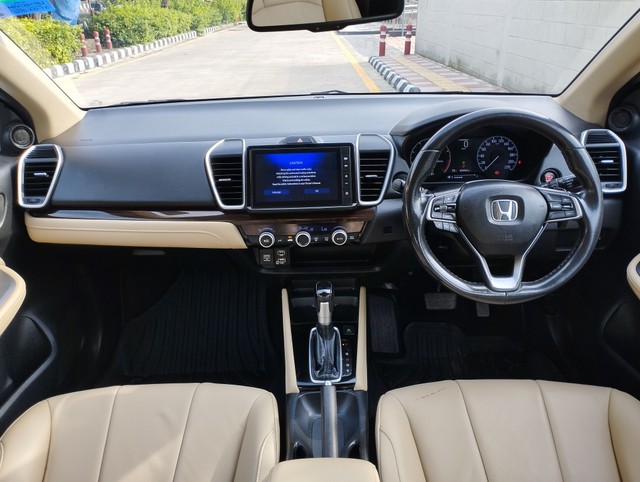 Second-hand 2021 Honda City ZX CVT for sale in New Delhi-16