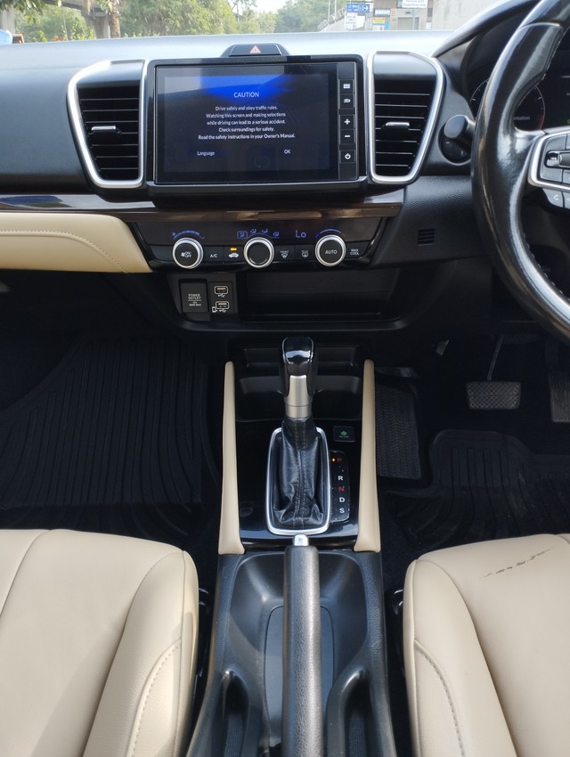 Second-hand 2021 Honda City ZX CVT for sale in New Delhi-14