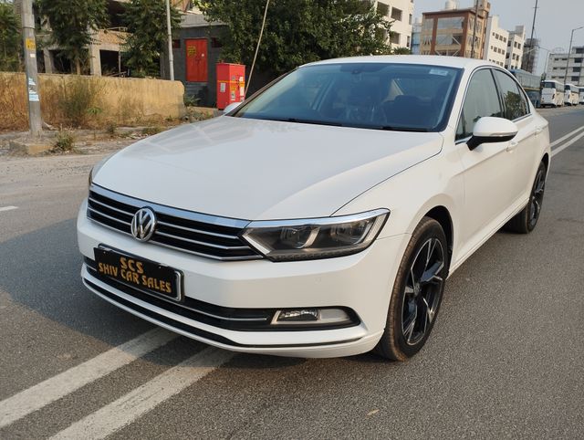 Volkswagen Passat 2.0 TDI AT कंफर्टलाइन Second-hand 2019 Volkswagen Passat 2.0 TDI AT कंफर्टलाइन for sale in New Delhi