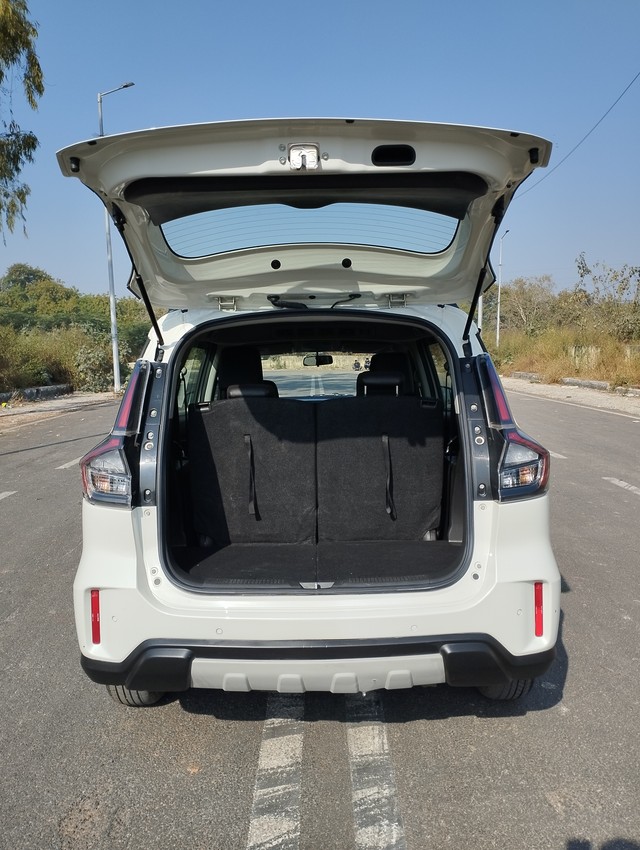 Second-hand 2024 Maruti Suzuki XL6 Alpha Plus AT for sale in New Delhi-8