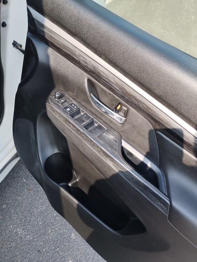 Second-hand 2024 Maruti Suzuki XL6 Alpha Plus AT for sale in New Delhi-17