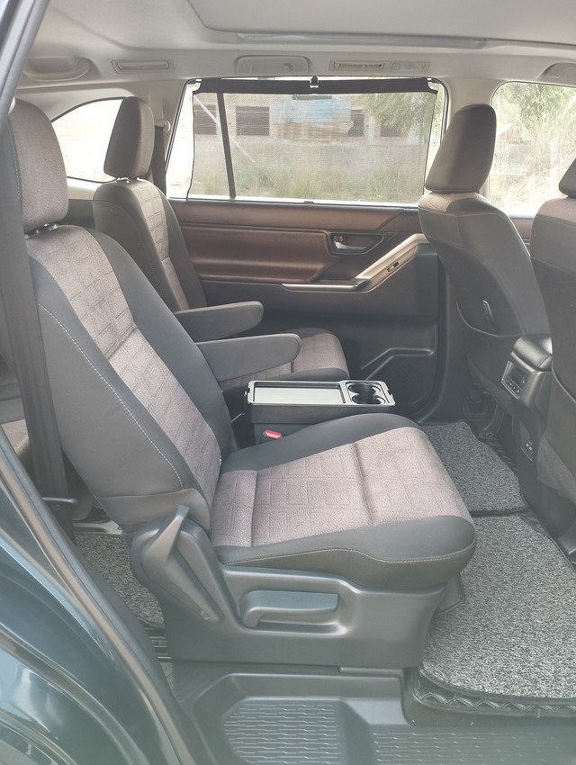 Second-hand 2023 Toyota Innova Hycross VX(O) 7STR Hybrid for sale in New Delhi-12