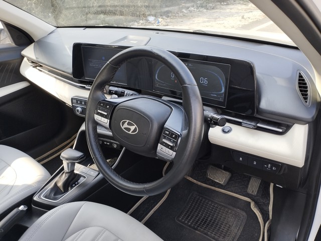 Second-hand 2023 Hyundai Verna SX IVT for sale in New Delhi-7