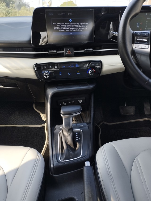 Second-hand 2023 Hyundai Verna SX IVT for sale in New Delhi-16