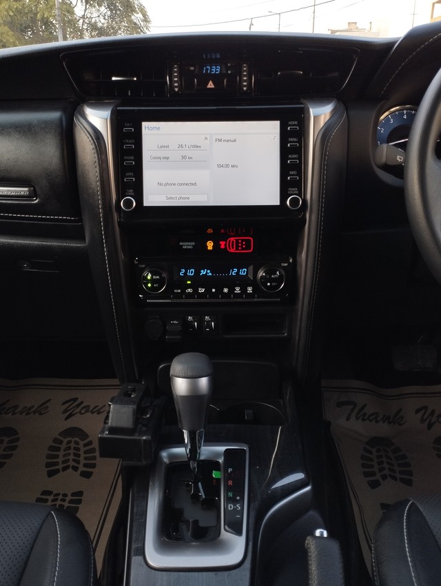 Second-hand 2025 Toyota Fortuner 4X2 AT for sale in New Delhi-17