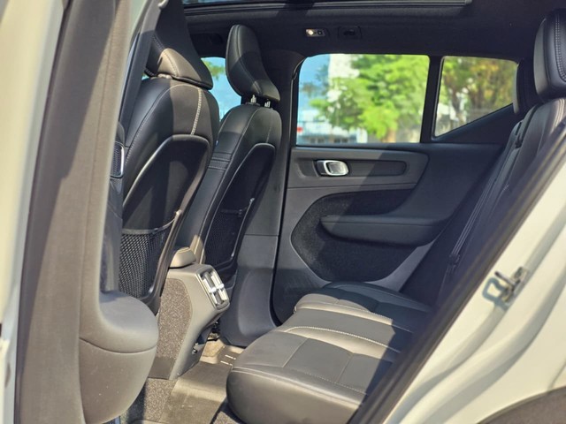 Second-hand 2021 Volvo XC40 T4 R-Design for sale in Mumbai-8