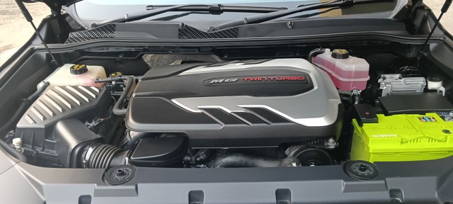 Second-hand 2025 MG Gloster Savvy 4x4 6Str for sale in Mumbai-5