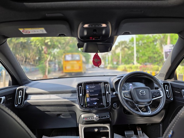 Second-hand 2021 Volvo XC40 T4 R-Design for sale in Mumbai-5