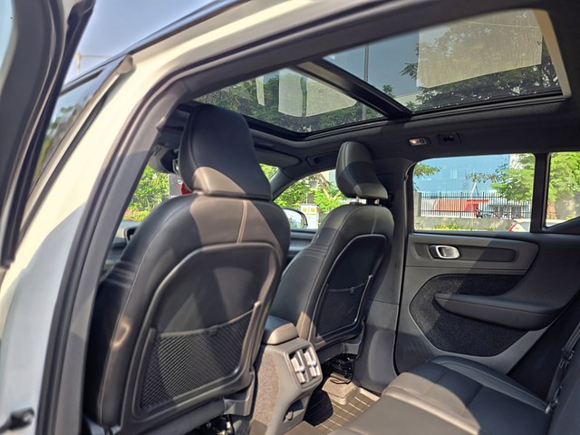 Second-hand 2021 Volvo XC40 T4 R-Design for sale in Mumbai-6